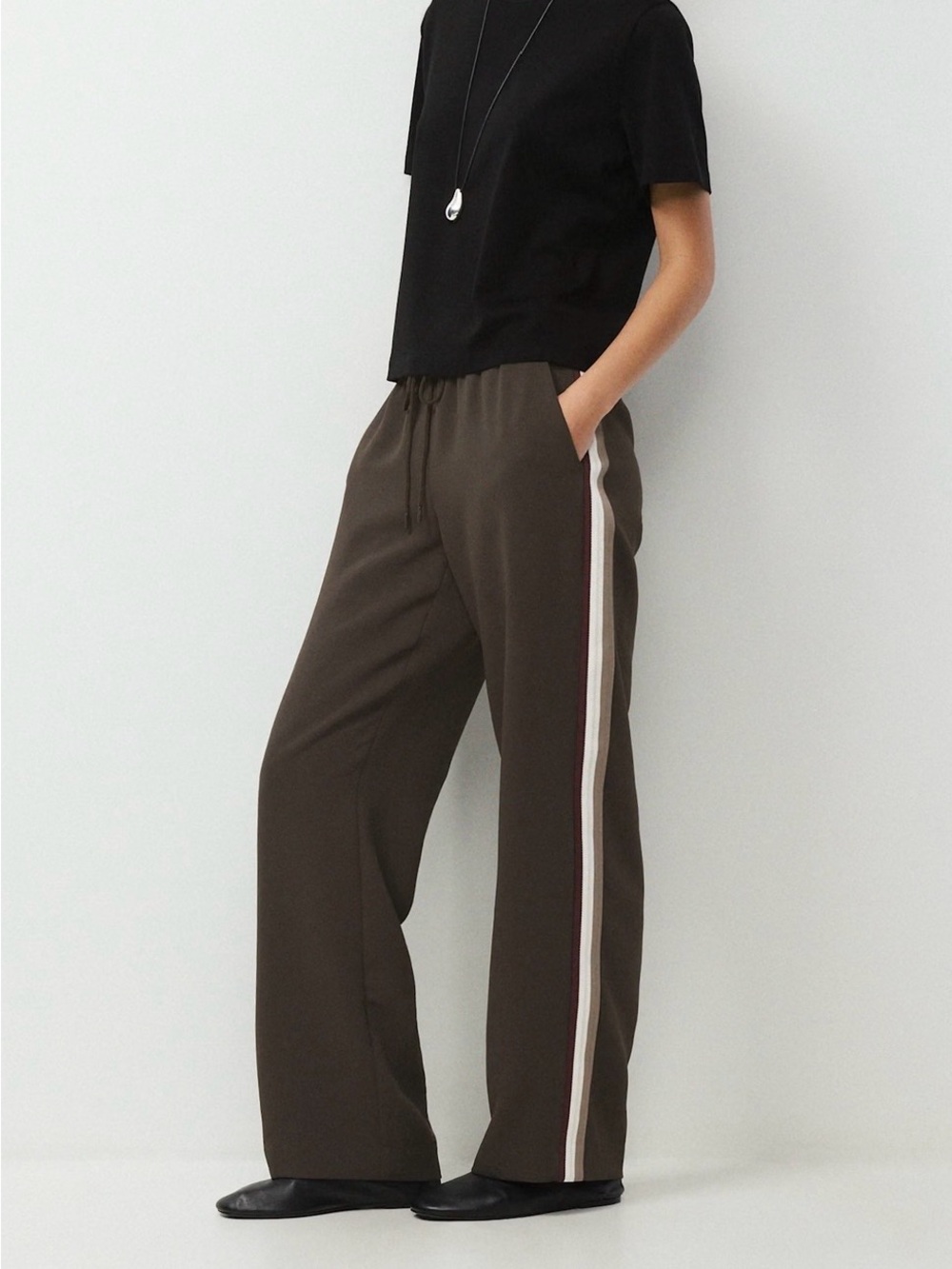 NWT Aritzia
Thesis Pant - Crepette™, M-R